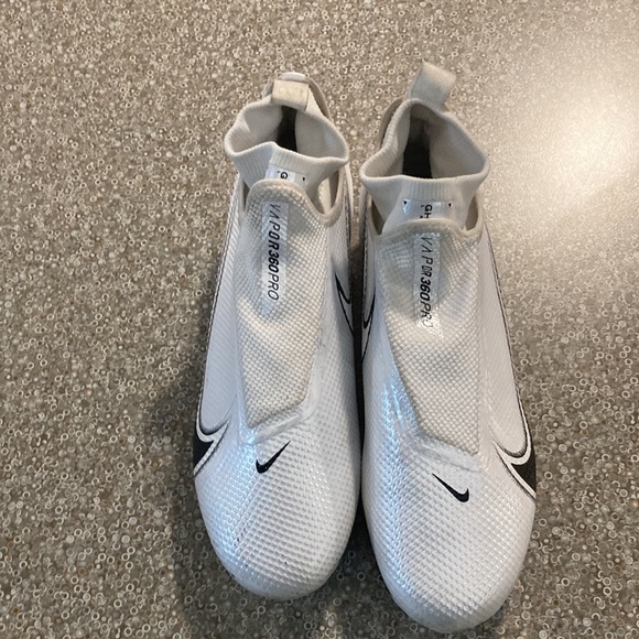 Nike Vapor football Cleats//size 8//never worn or used great for turf & grass - Picture 3 of 7